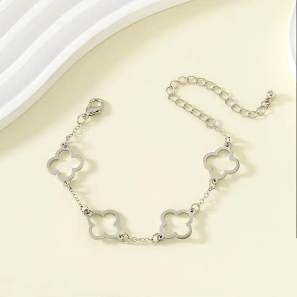 Silver Plated Stainless Steel clover Bracelet - Picture 2 of 2